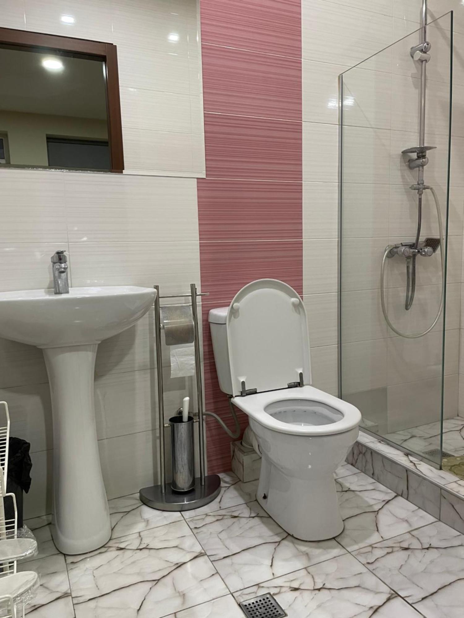 New Hotel Тбилиси Екстериор снимка