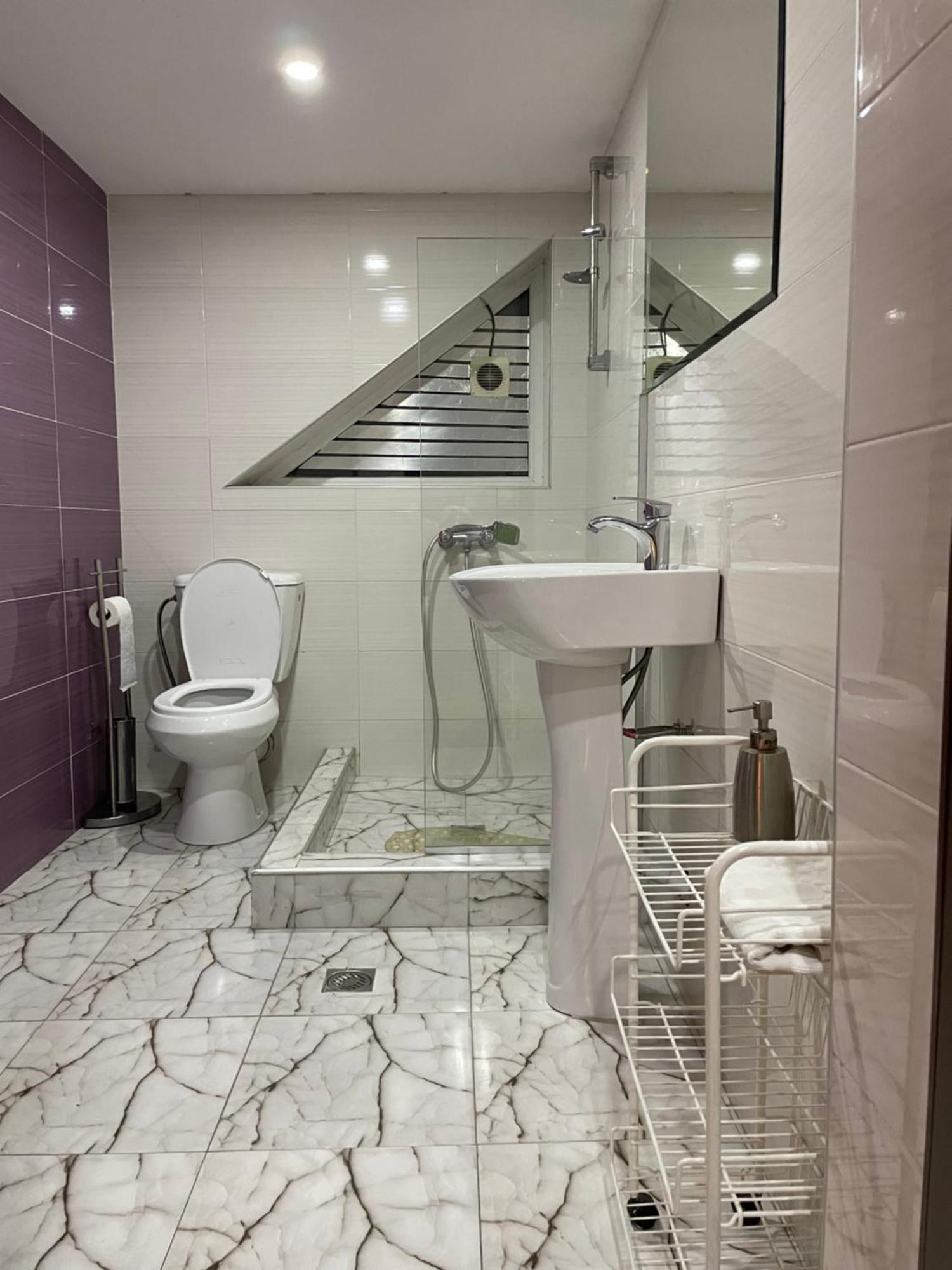 New Hotel Тбилиси Екстериор снимка