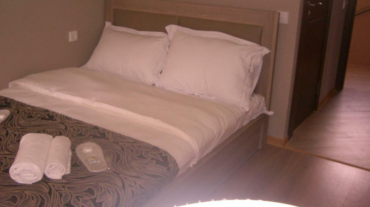 New Hotel Тбилиси Екстериор снимка