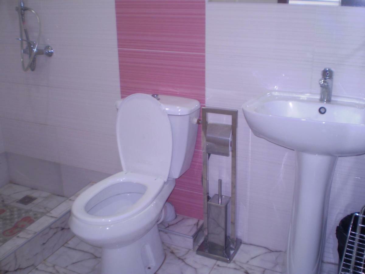 New Hotel Тбилиси Екстериор снимка
